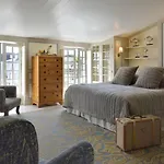 Hotell La Baronnie & - Teritoria